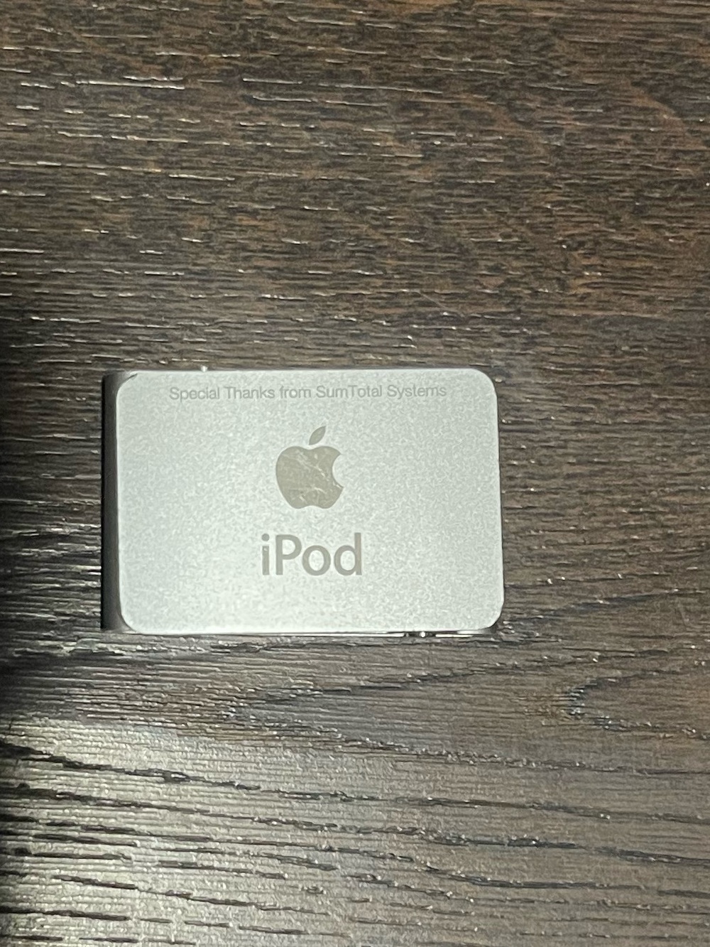 Apple Silver iPod Shuffle MP3 Player - Picture 4 of 4